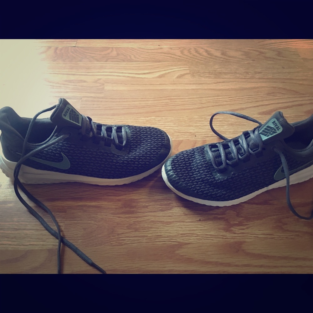 Women’s Nike sneakers